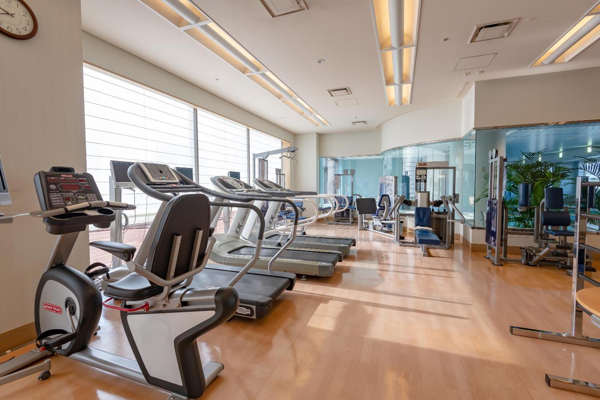 Hotel Okura Fukuoka Fukuoka  Bagian luar foto The gym at the hotel