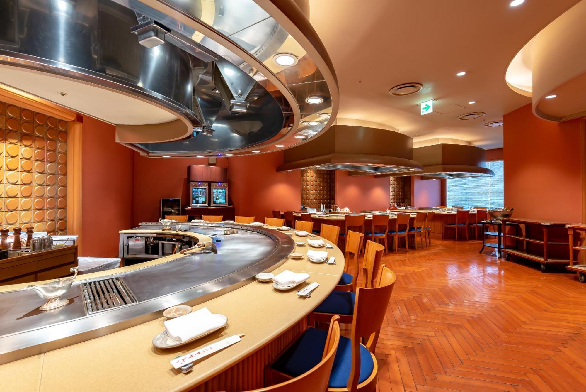 Hotel Okura Fukuoka Fukuoka  Bagian luar foto Interior of a sushi-go-round
