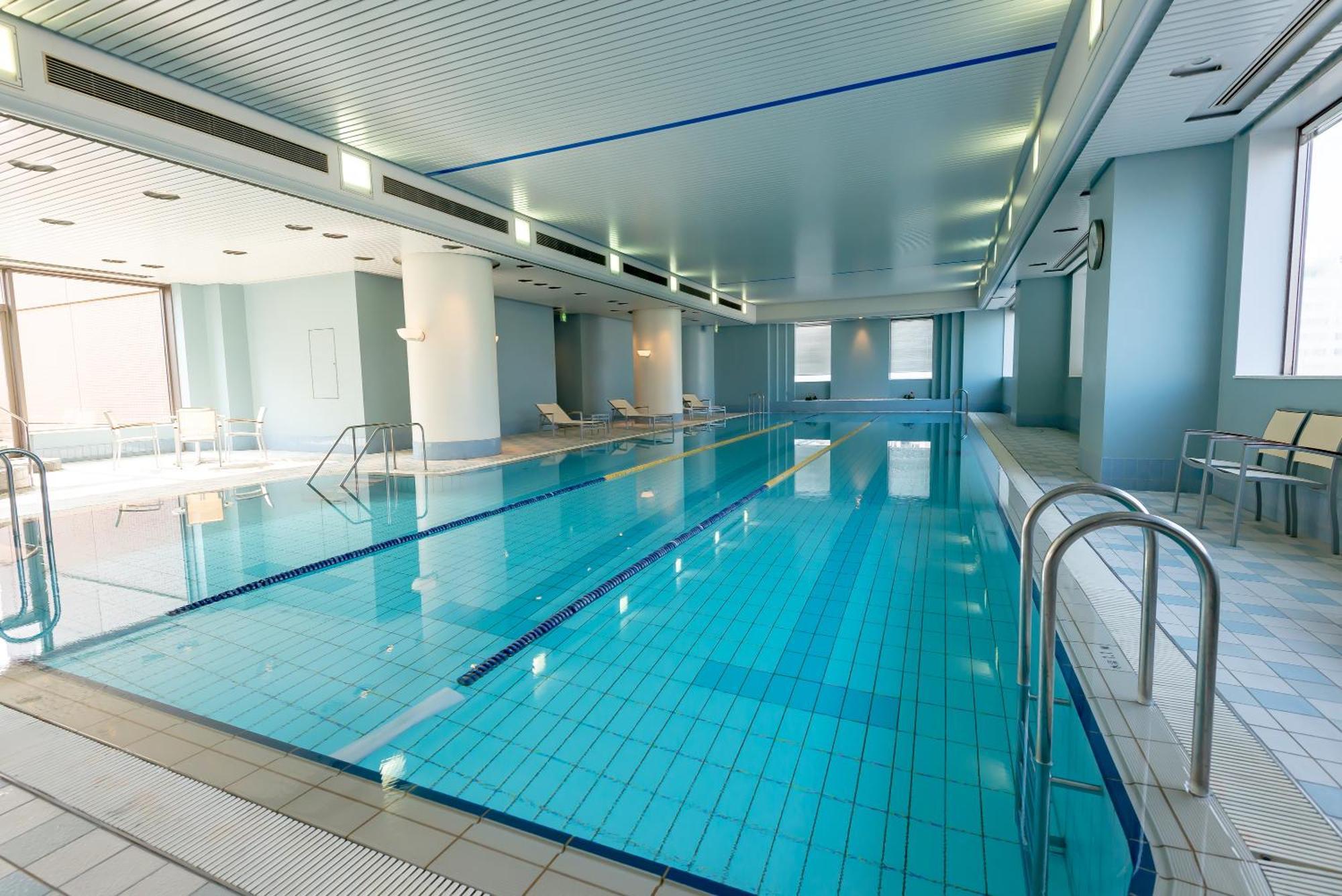 Hotel Okura Fukuoka Fukuoka  Bagian luar foto Indoor pool