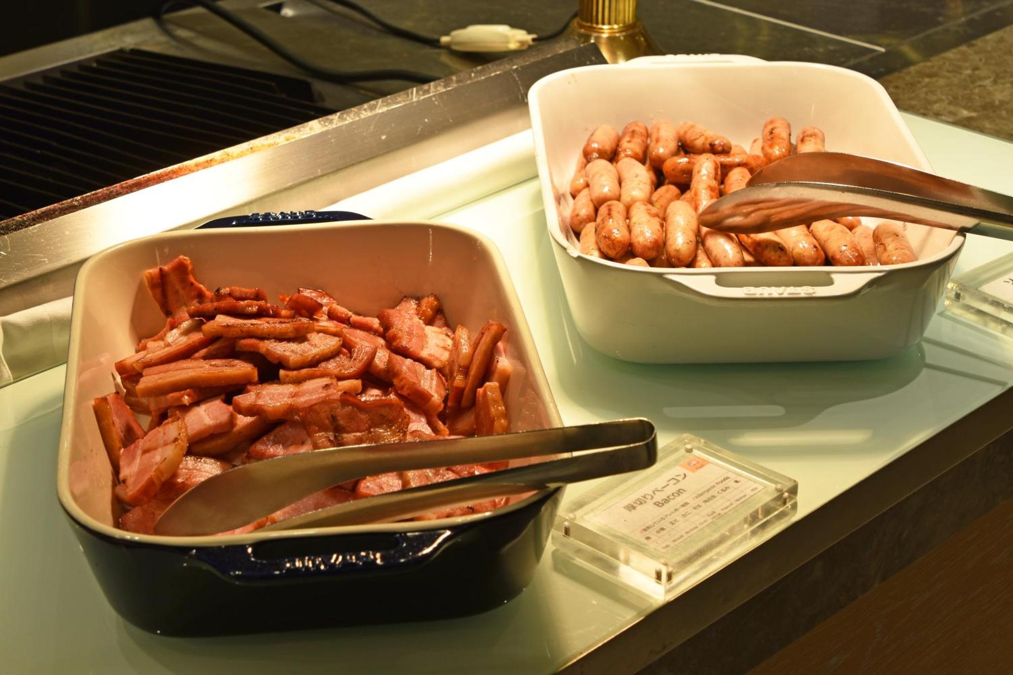 Hotel Okura Fukuoka Fukuoka  Bagian luar foto Bacon and sausages