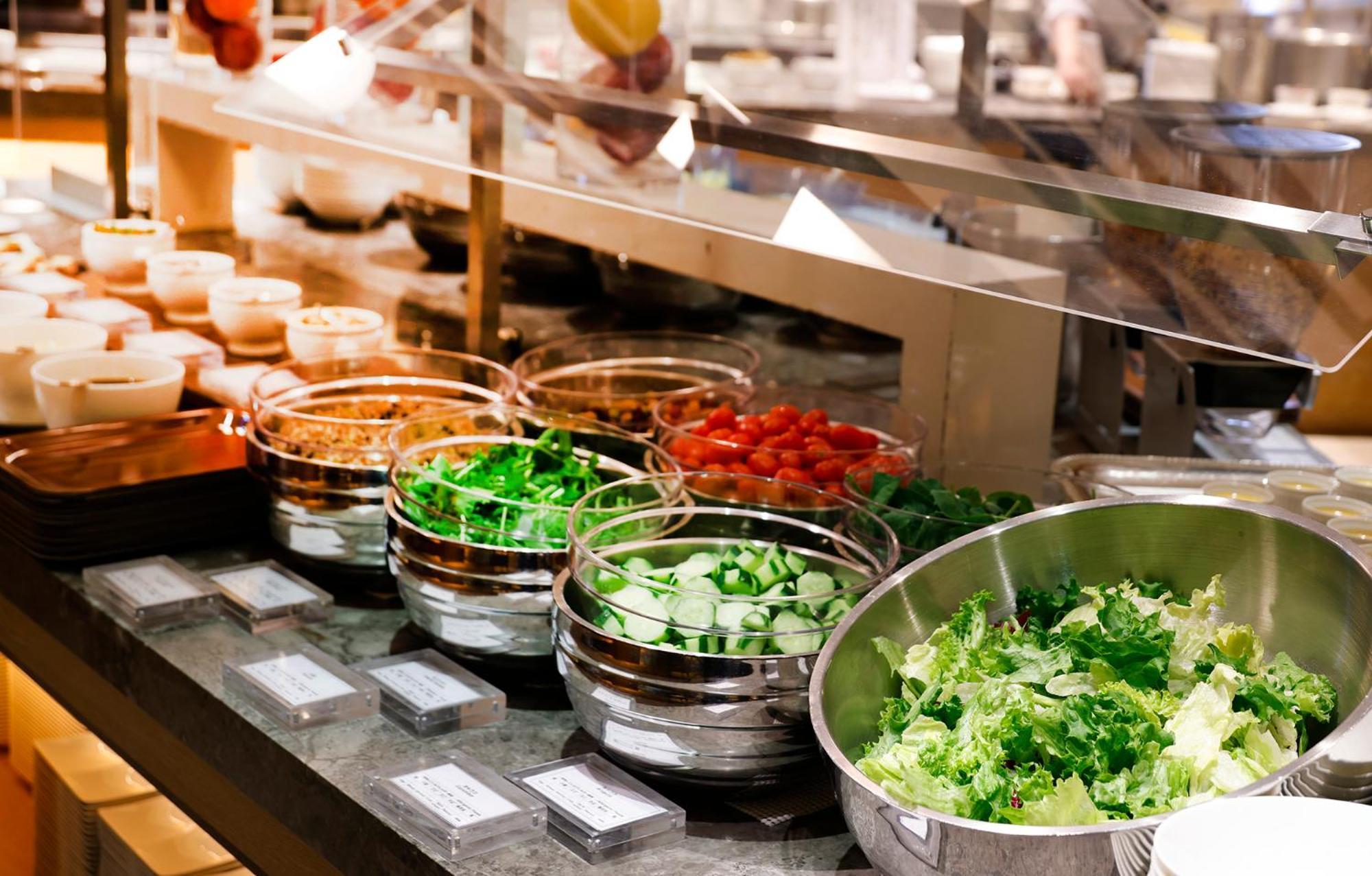 Hotel Okura Fukuoka Fukuoka  Bagian luar foto A salad bar