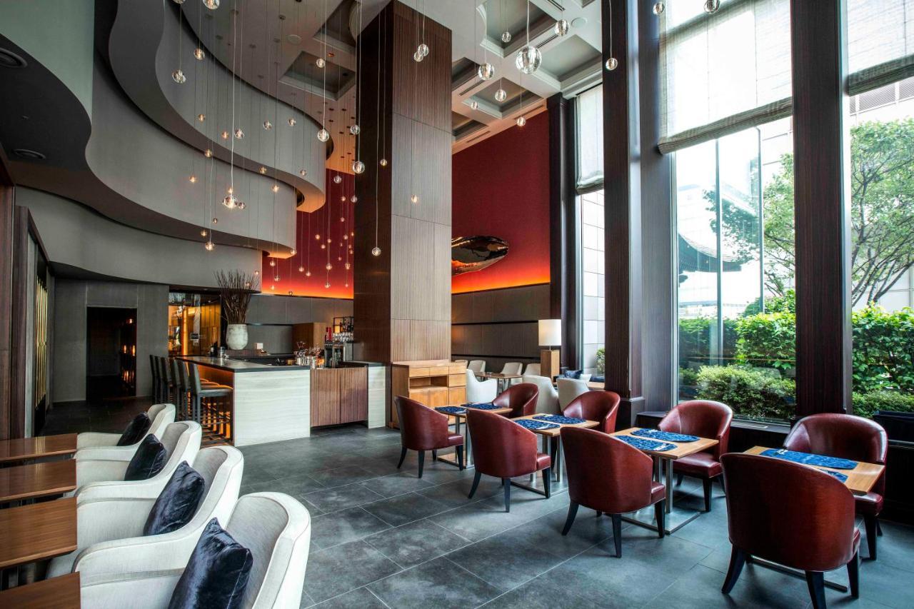 Hotel Okura Fukuoka Fukuoka  Bagian luar foto The lounge at the hotel