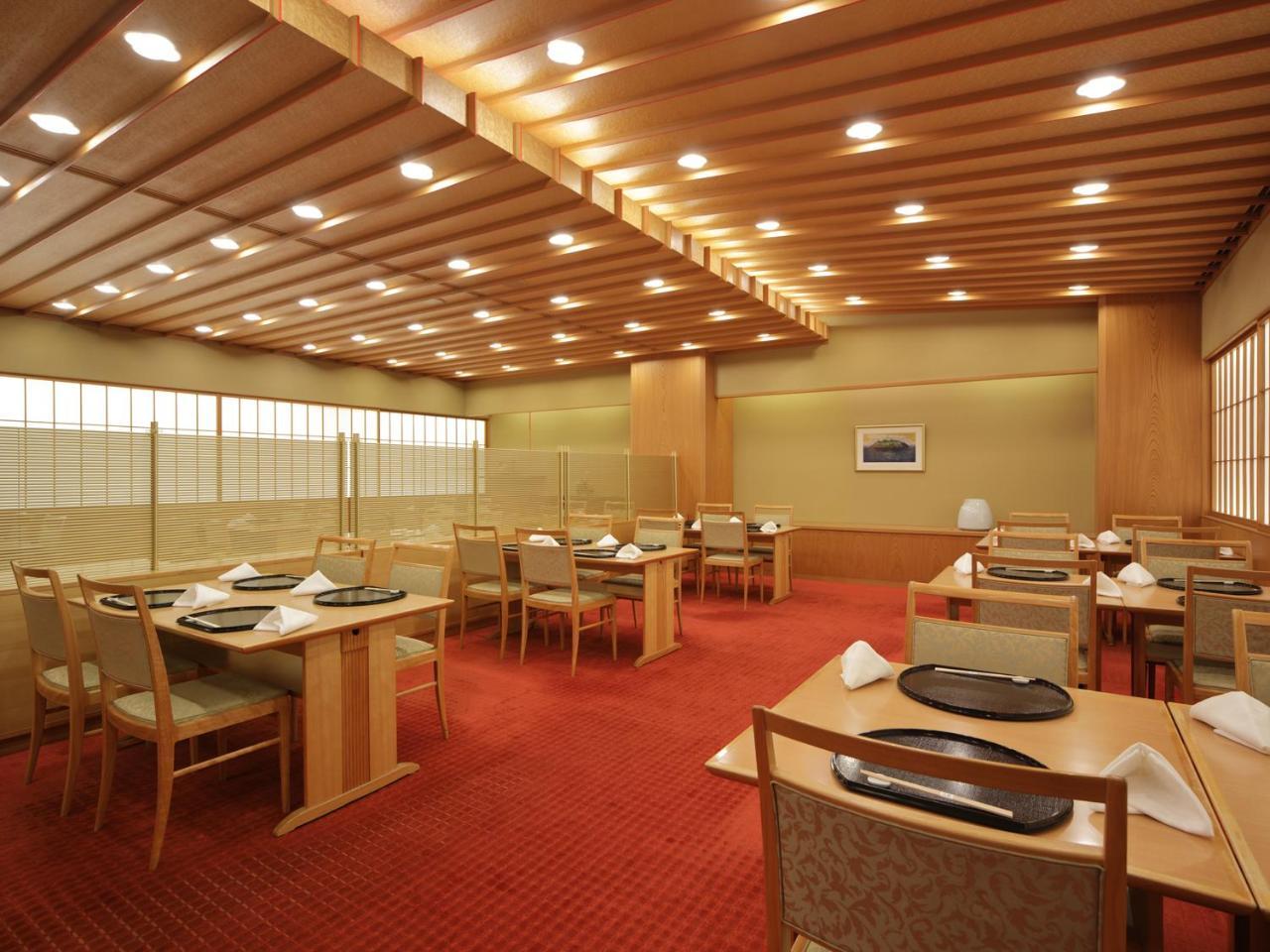 Hotel Okura Fukuoka Fukuoka  Bagian luar foto Interior of a restaurant in Japan